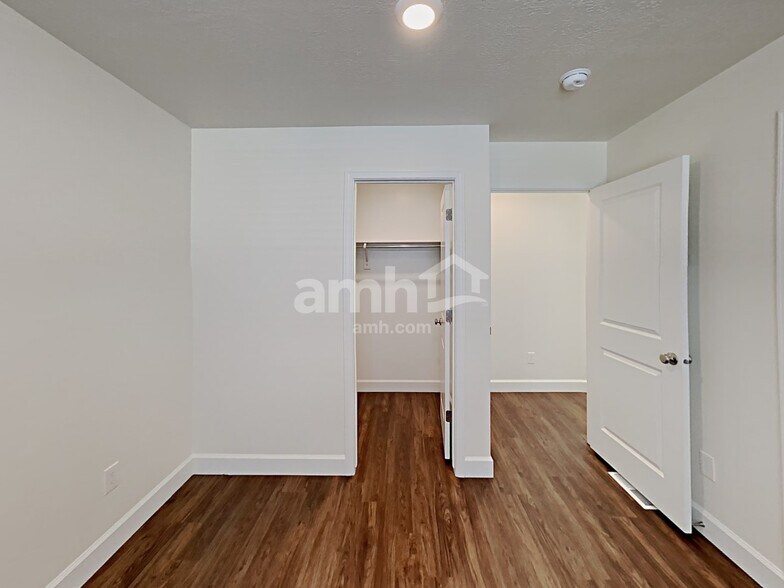 Building Photo - 2335 S Wild Horse Way