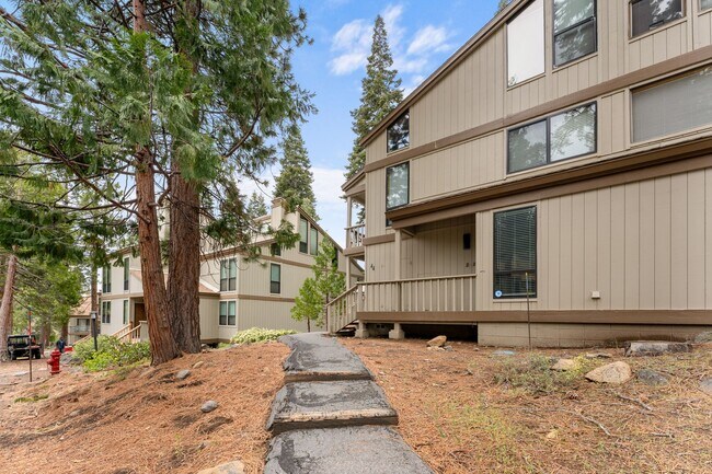 Building Photo - 1001 Commonwealth Dr