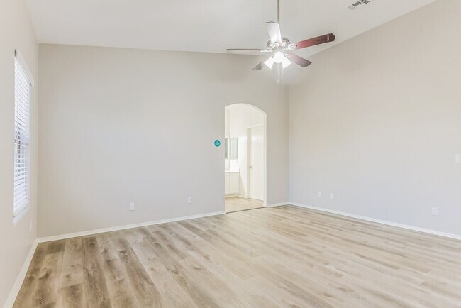 Building Photo - 326 N 103rd Pl