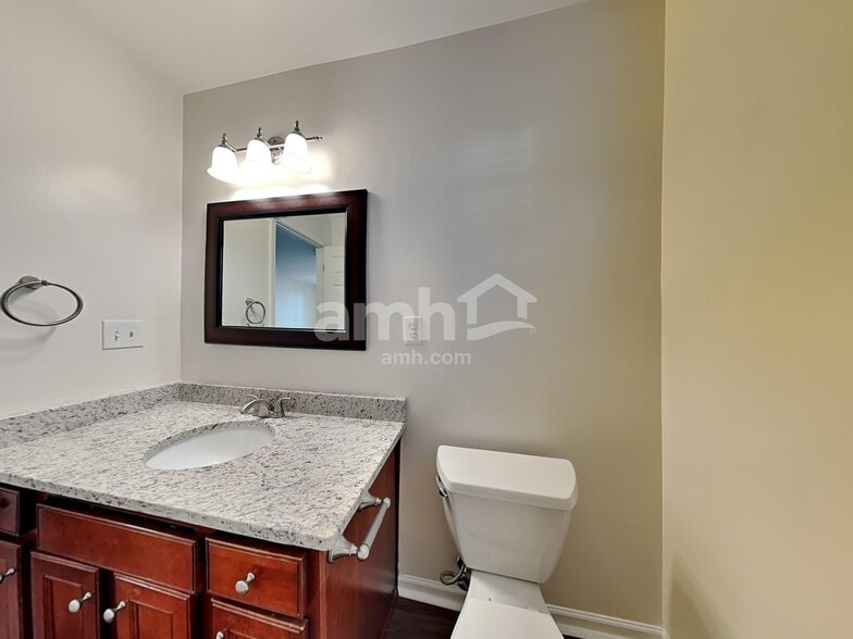 Building Photo - 19005 Kanawha Dr