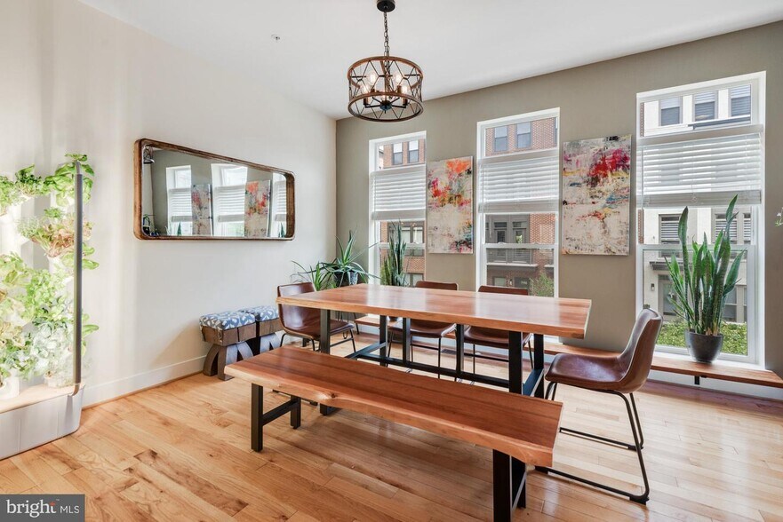Dining room - 924 King Farm Blvd
