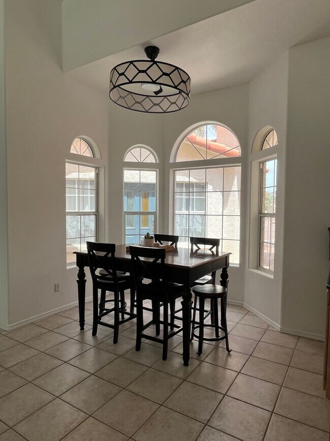 Building Photo - 2056 Desert Lakes Dr
