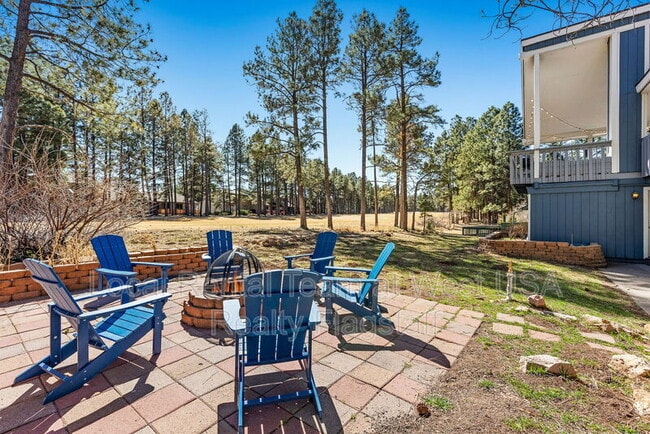 Building Photo - 1720 N Doral Way