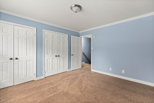 Building Photo - 1311 W Meadowview Rd