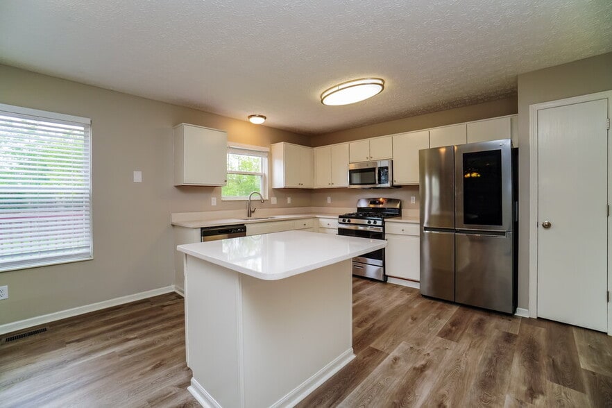 Building Photo - 3530 Cove Lake Ln