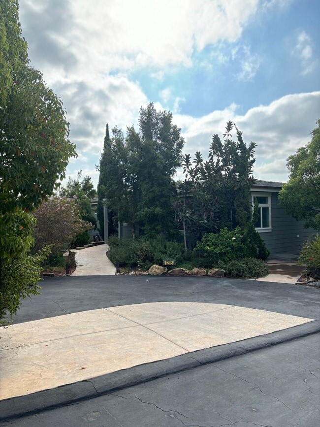 Building Photo - GORGEOUS OPEN VIEW HILLTOP OASIS HOME - COOL OCEAN BREEZE