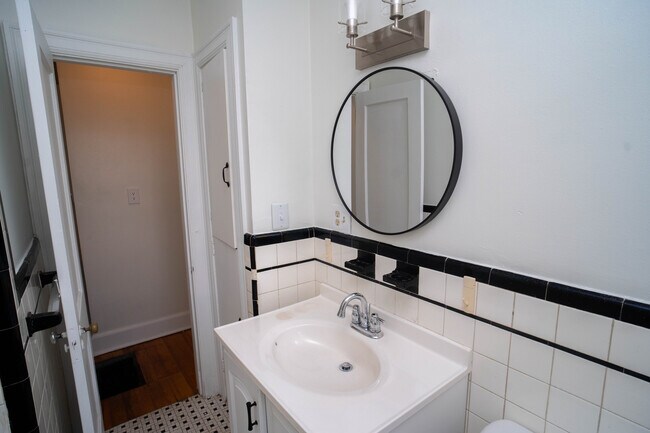 Building Photo - 1114 8th Ave