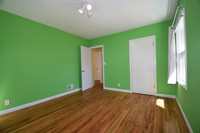 Building Photo - 10744 SE 29th Ave
