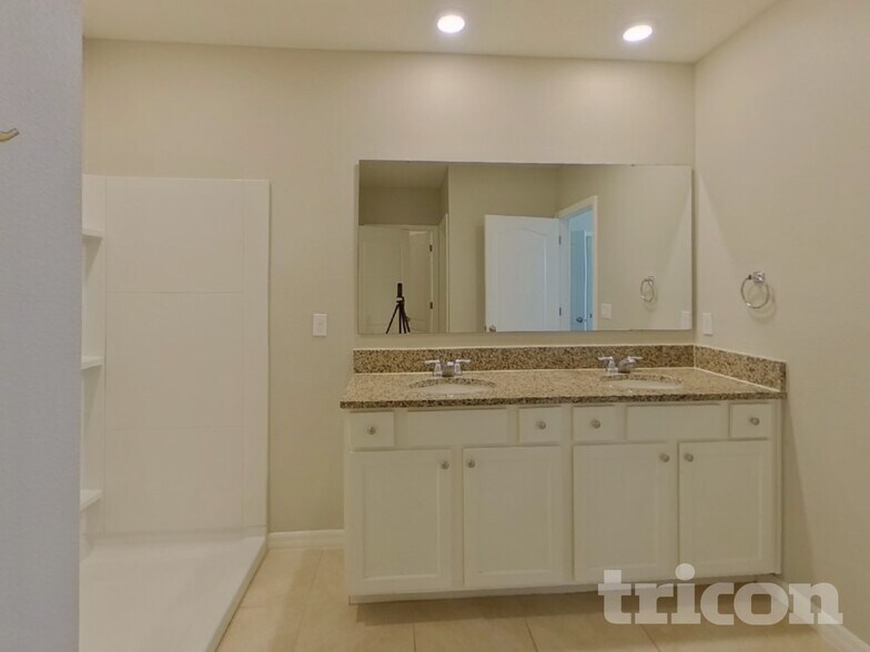 Building Photo - 9013 Pinales Wy