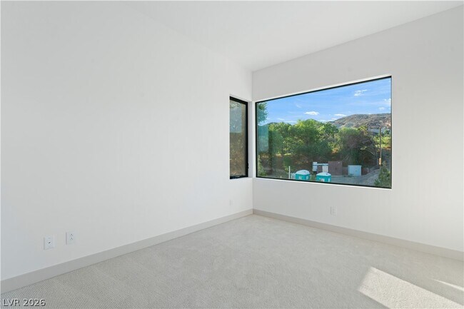 Building Photo - 66 Lakefront Dr