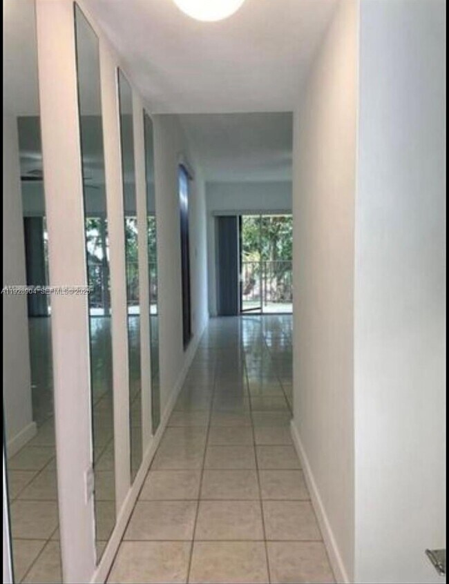 Building Photo - 8775 Park Blvd