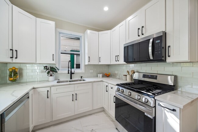 Building Photo - 4143 N Drake Ave