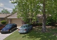 Building Photo - 207 Hidden Glen Way