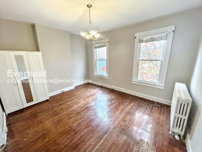 Building Photo - 1605 Grove Ave