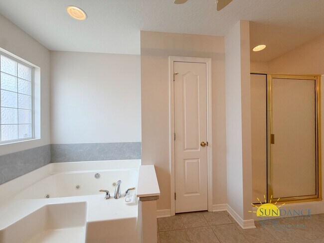 Building Photo - Updated 3BR Home in Gated Bridgeport Colony Near Hurlburt & Eglin AFB!