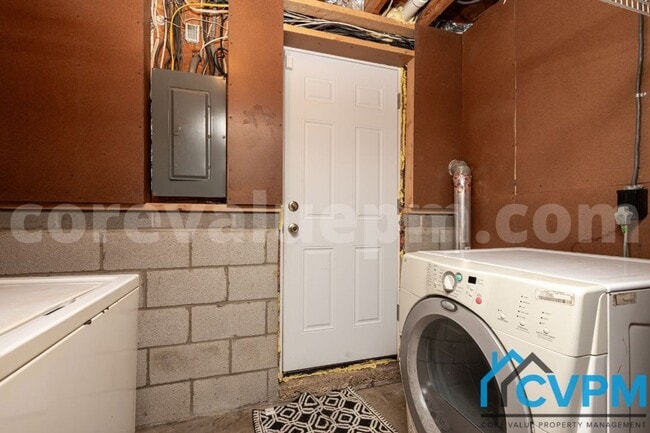 Building Photo - 7714 Baggins Rd