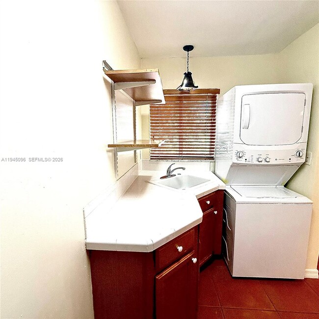 Building Photo - 11900 SW 6th St