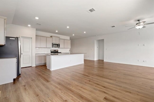Building Photo - 113 Golden Grove Pkwy