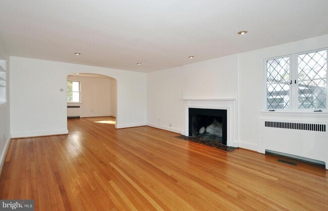 Building Photo - 4630 River Rd