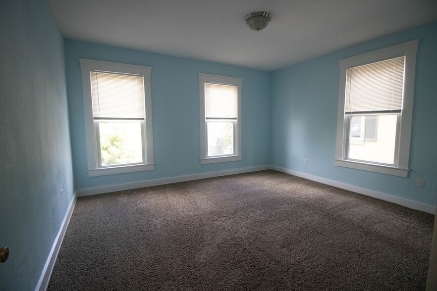 Building Photo - 4123 Lakeman St