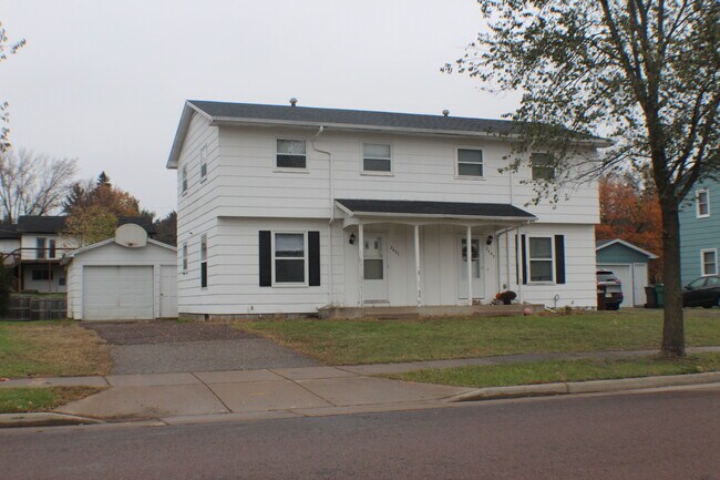 Building Photo - 2651 Western Ave