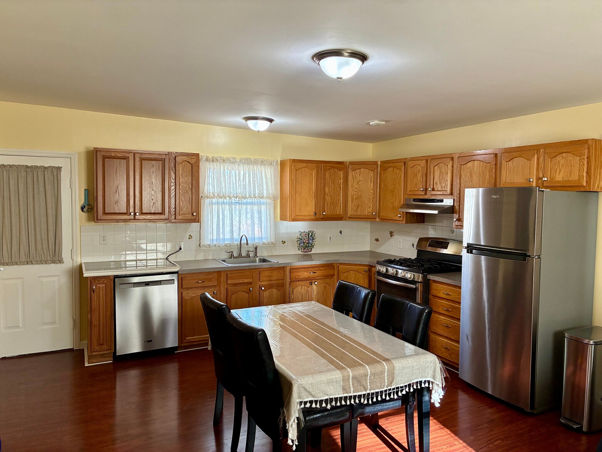 Building Photo - 42 Primrose St