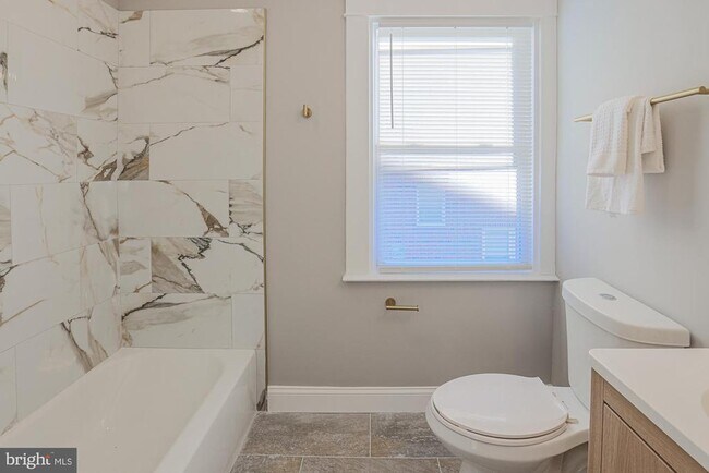 Building Photo - 3803 Cedardale Rd