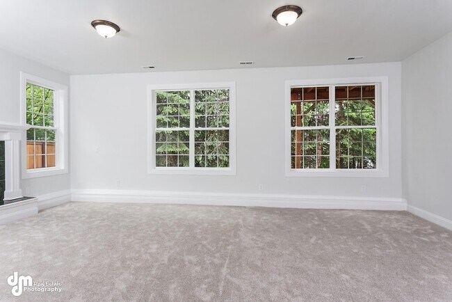 Building Photo - 20334 New England Dr