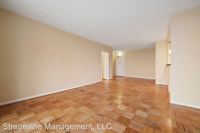 Building Photo - 1 br, 1 bath House - 4242 East West Hwy #914