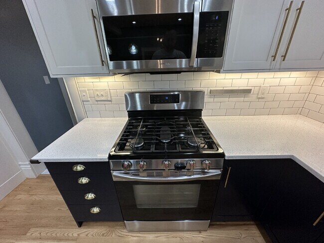 Building Photo - "Charming 3-Bed Oasis with Granite Touches & Cozy Fireplace in Nampa!"