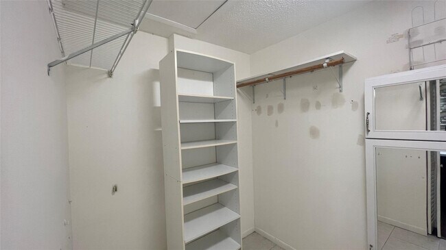 Building Photo - 14 Flint Way