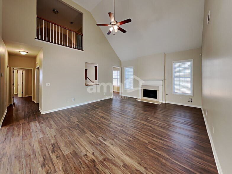 Building Photo - 165 Revolutionary Dr