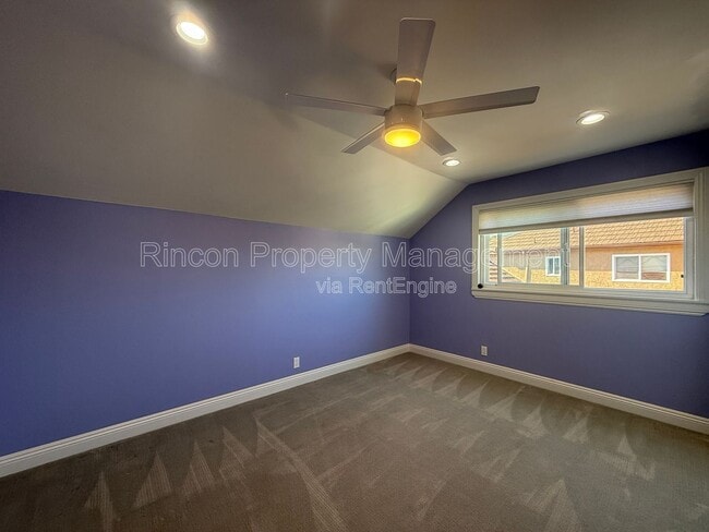 Building Photo - 911 Rawhide Pl