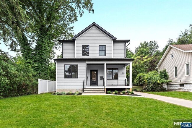 Building Photo - 165 Jefferson Ave