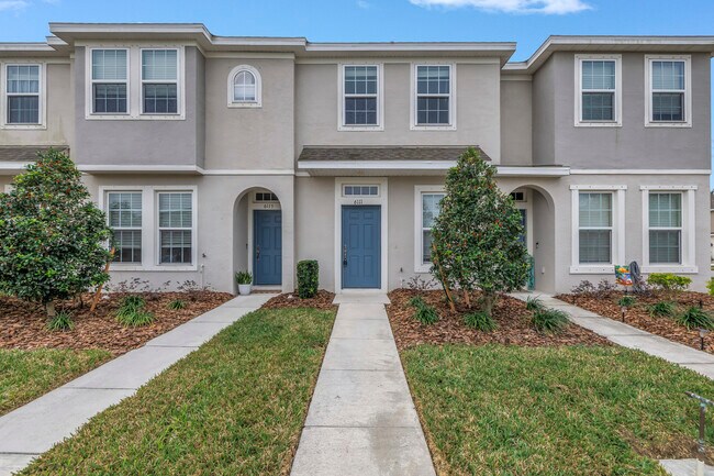 Front entrance - 6111 Fairmont Ln