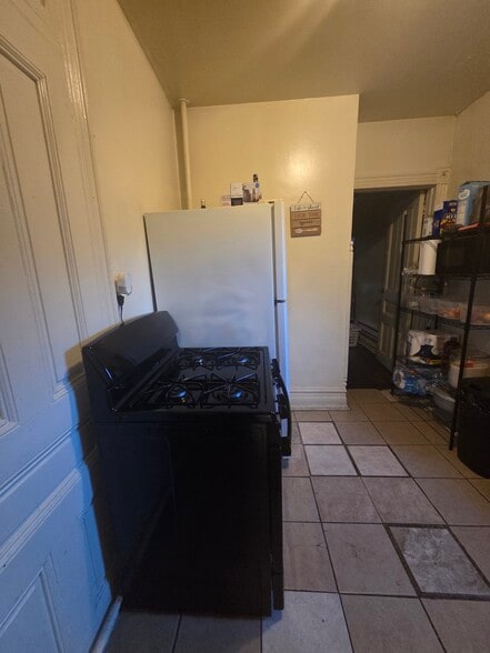Kitchen - 226 Clymer St