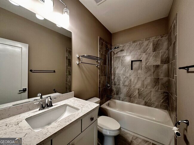 Building Photo - 207 Bellehaven Pl
