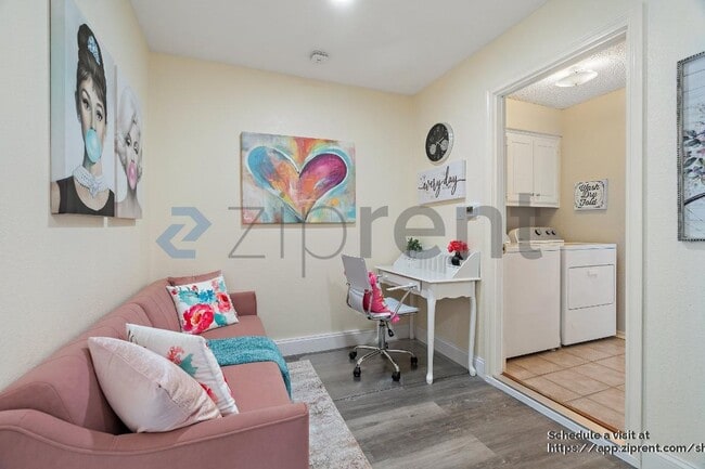 Building Photo - 2108 Winona Dr