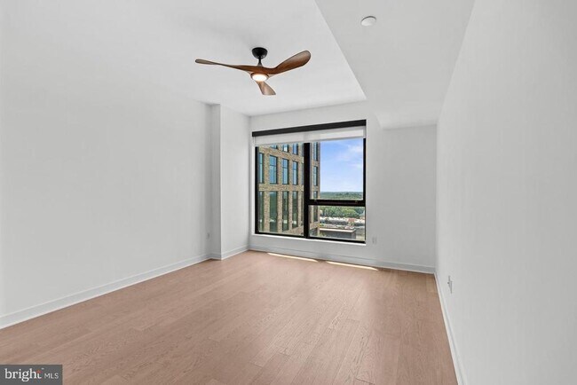 Building Photo - 1650 Silver Hill Dr