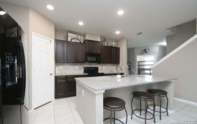 Building Photo - 5727 Ivans Farm