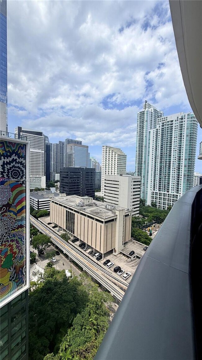 Building Photo - 1000 Brickell Ave