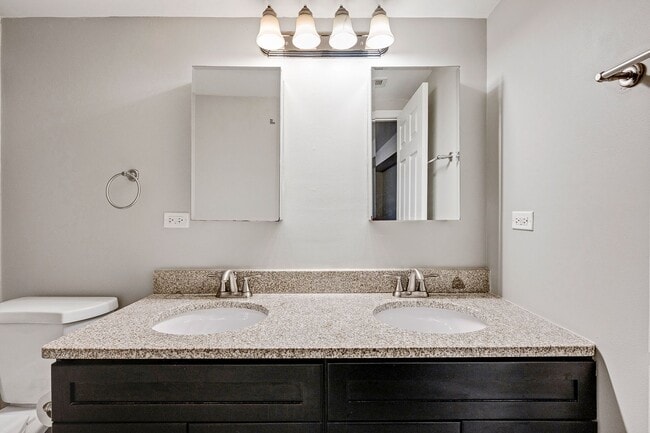 Building Photo - 4544 S Indiana Ave