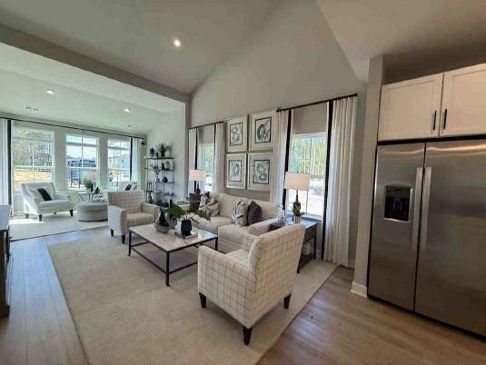 Building Photo - 28 Crown St