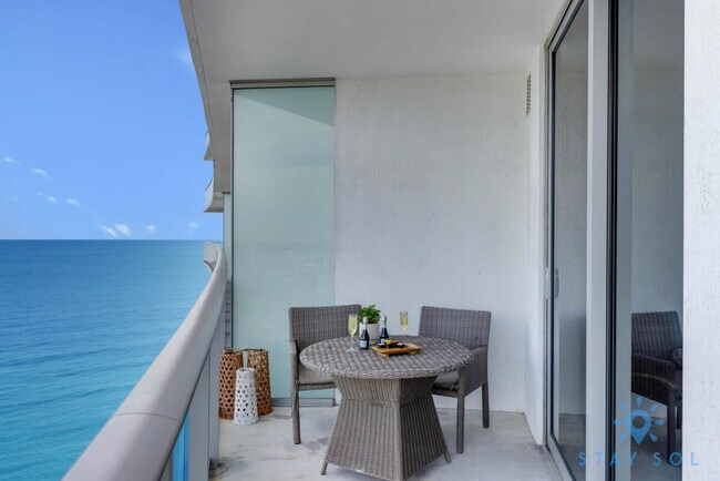 Building Photo - 4111 S Ocean Dr