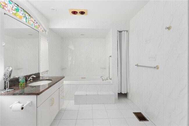 Building Photo - 73 Merton Rd