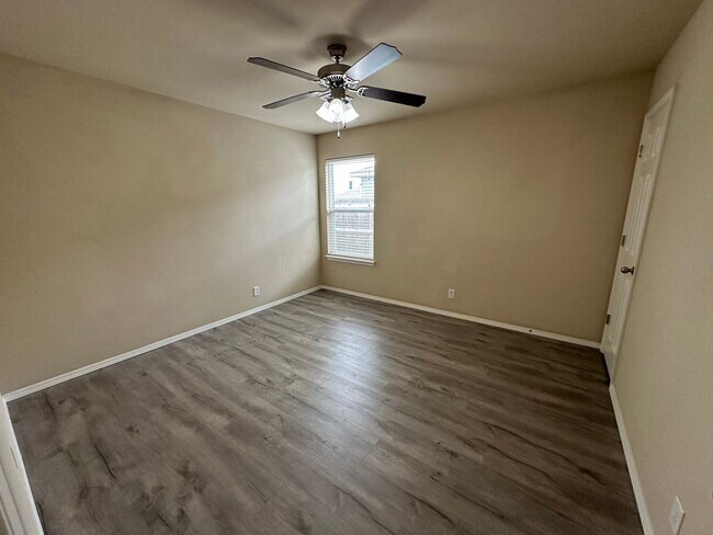 Building Photo - Country Living AND Convenience