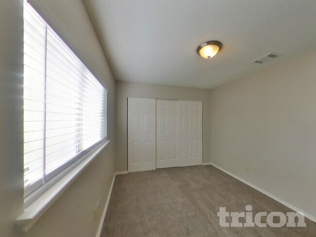 Building Photo - 8230 Longhorn Ridge Dr