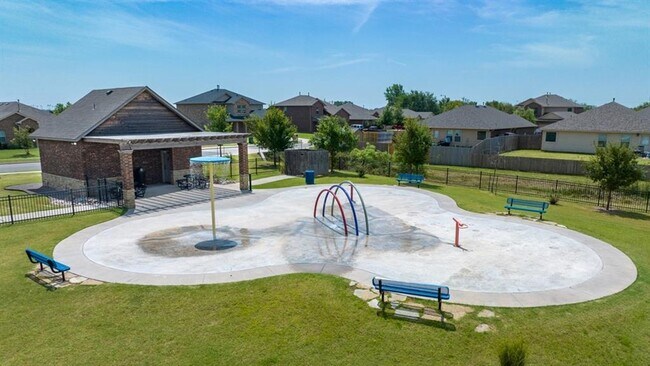 Building Photo - 2800 Stormy St