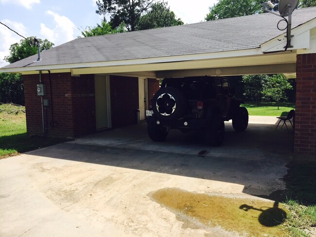 Building Photo - 3/2 carport