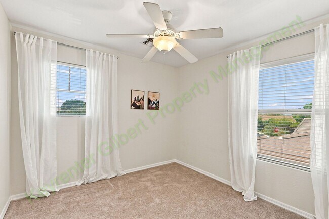 Building Photo - 1546 W Alder Rd